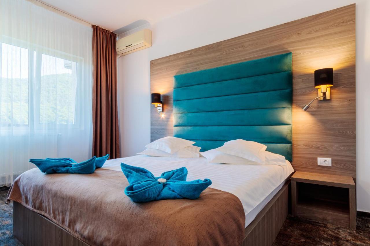 Hotel Orizont Calimanesti Exterior photo