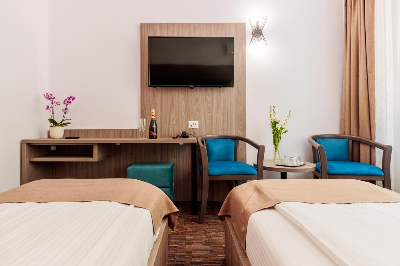 Hotel Orizont Calimanesti Exterior photo
