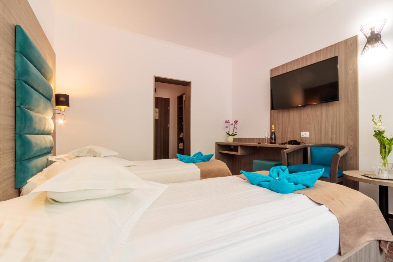 Hotel Orizont Calimanesti Exterior photo