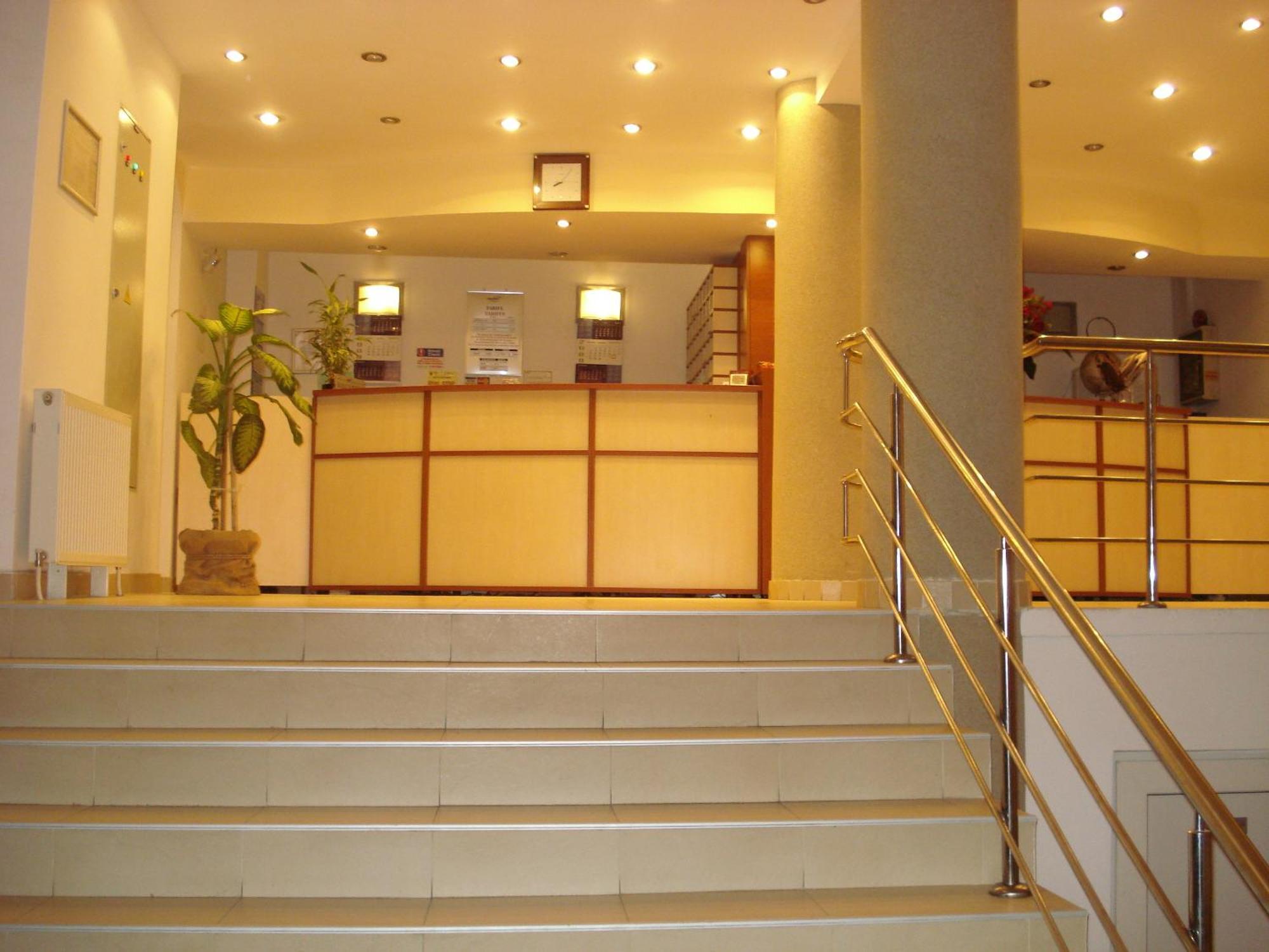 Hotel Orizont Calimanesti Exterior photo